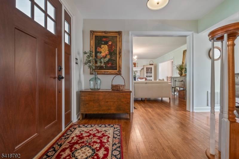 423 Windmill Way, Branchburg Twp., NJ 08876