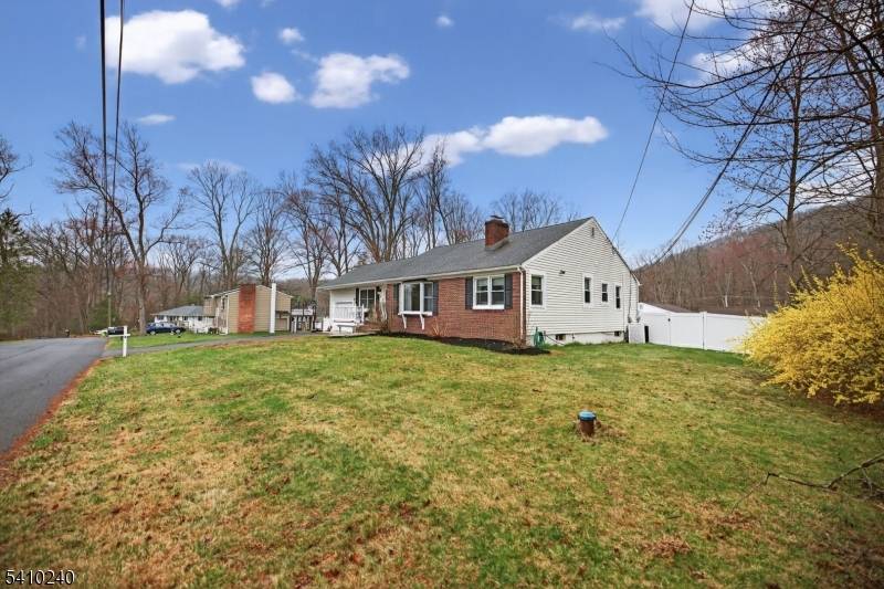 5 Birch Rd, Byram Twp., NJ 07821