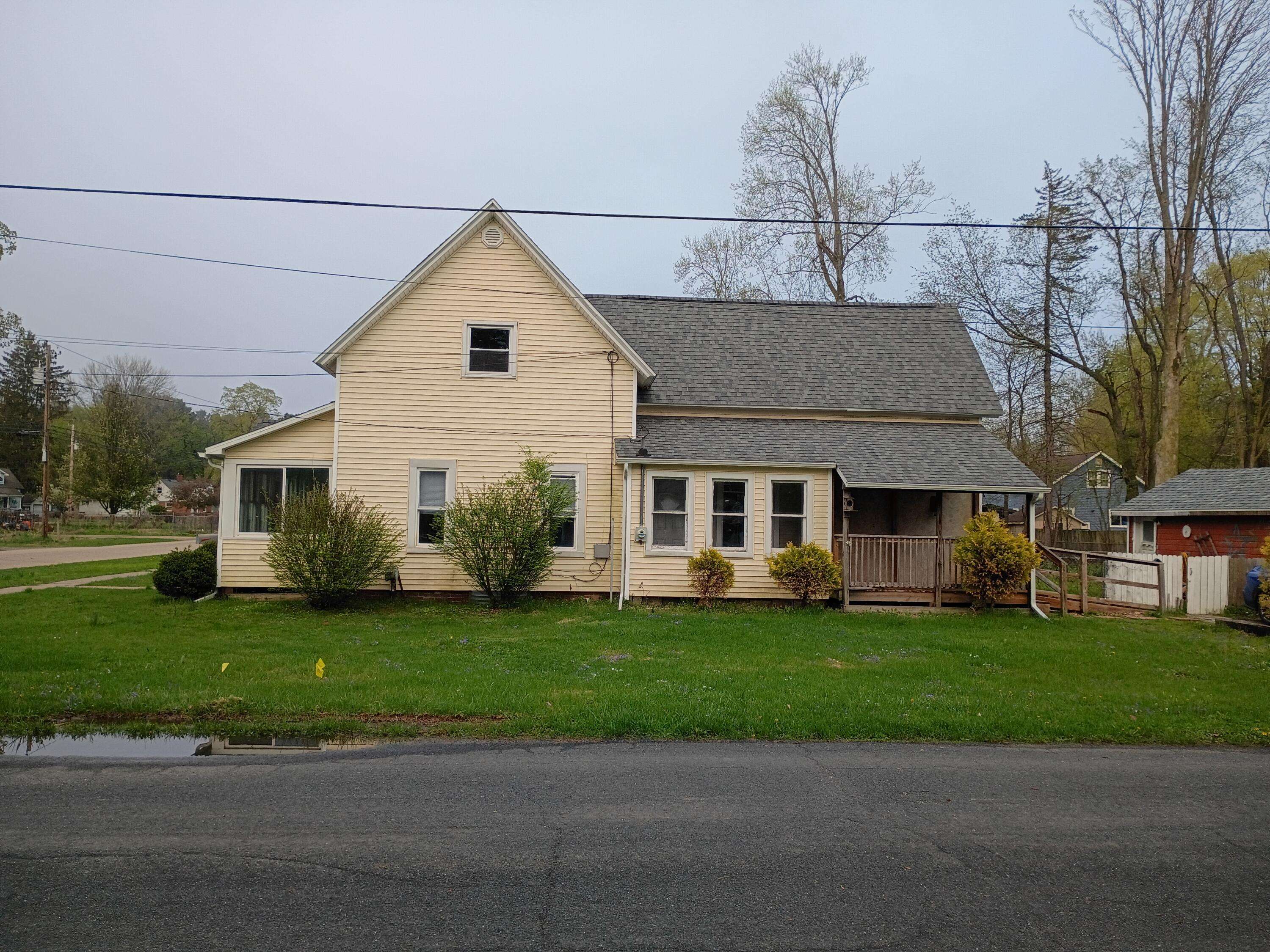 109 E Cass ST, Bangor City, MI 49013