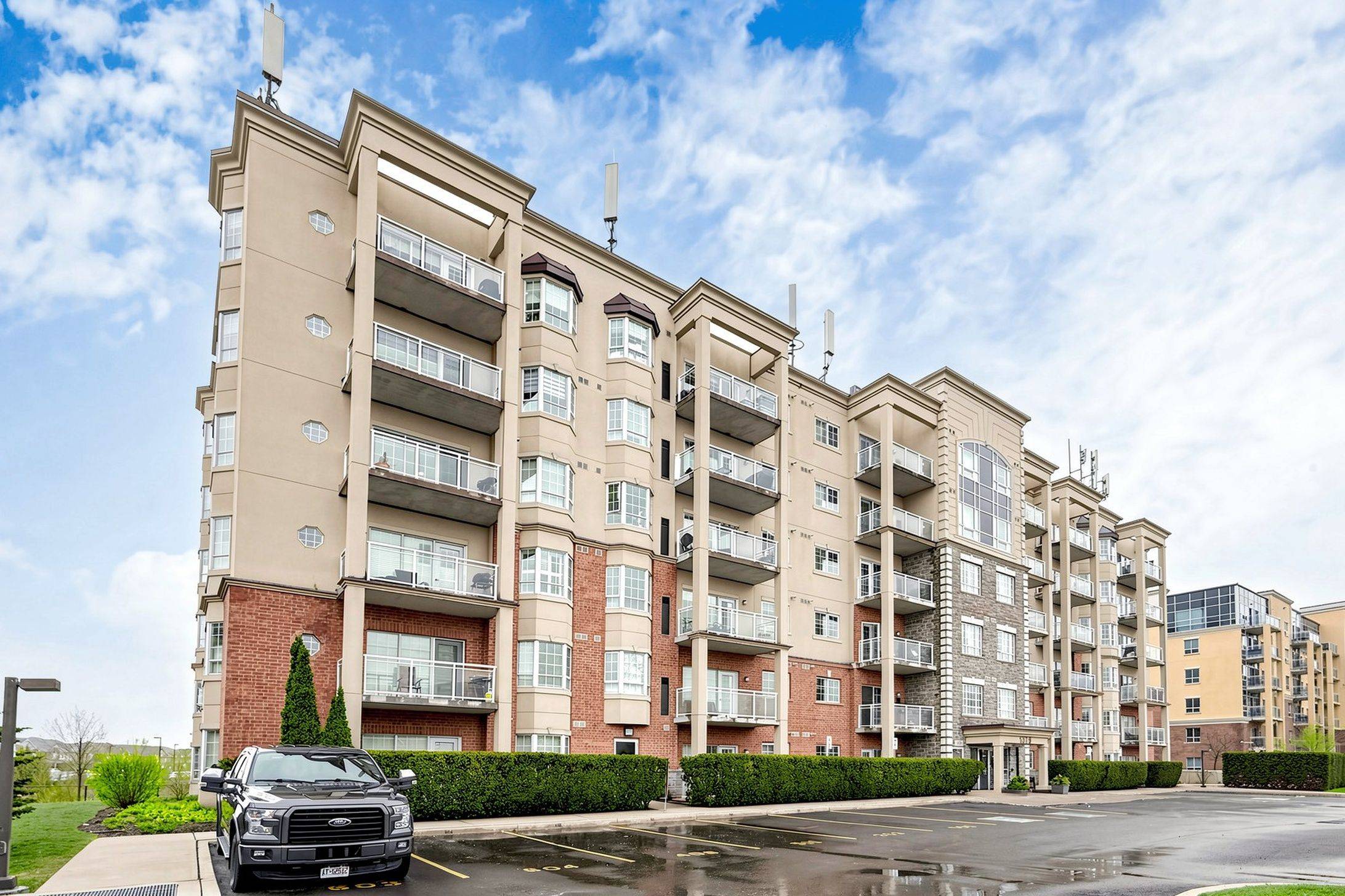 1379 Costigan RD #108, Milton, ON L9T 2K6