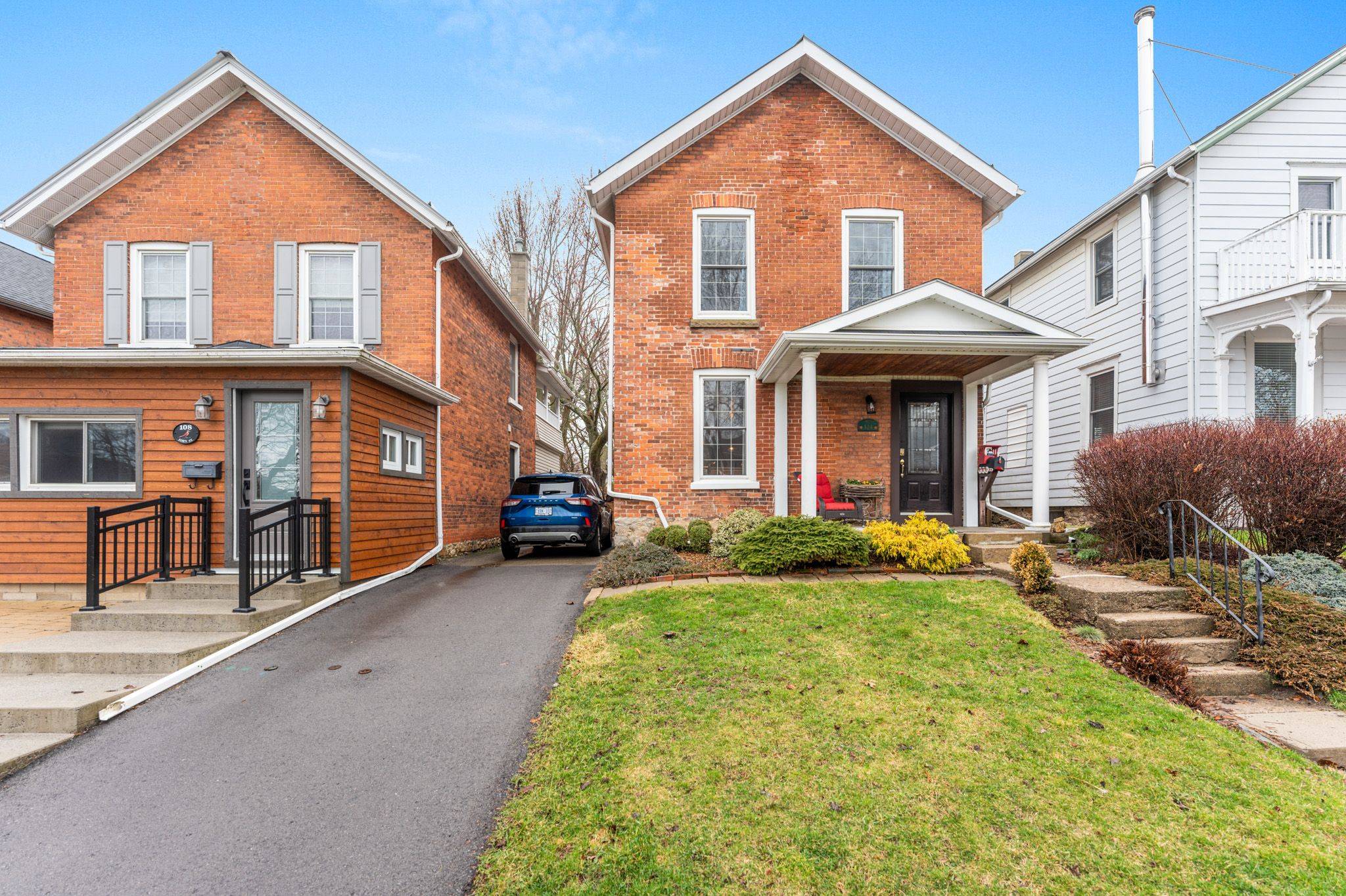 124 John ST, Gananoque, ON K7G 1A5