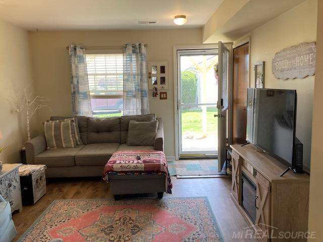 20883 Flora ST, Roseville, MI 48066