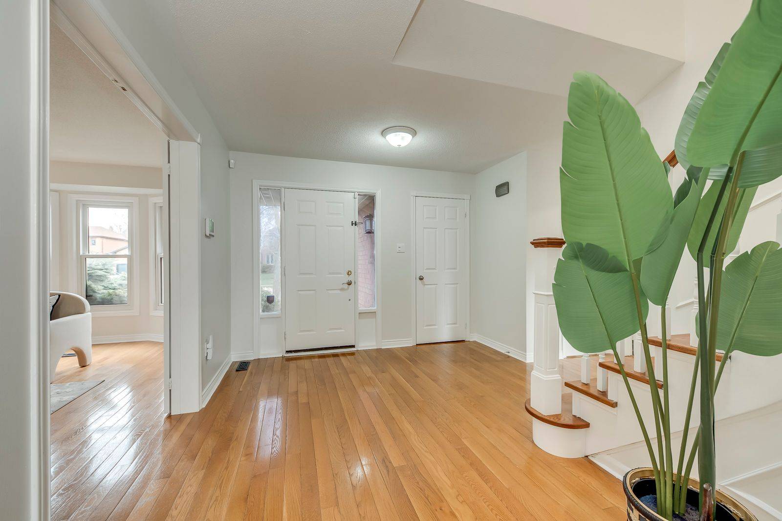 1190 Valleybrook DR, Oakville, ON L6H 4Z7