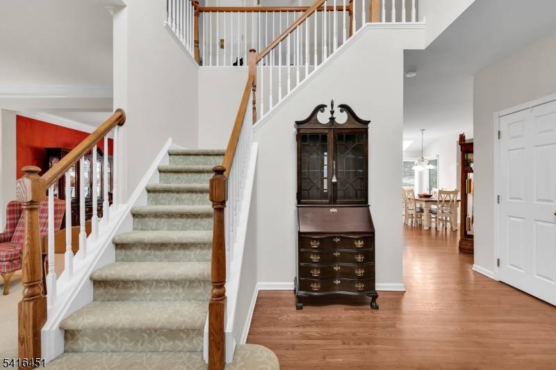 1 Vanderveer Dr, Bernards Twp., NJ 07920