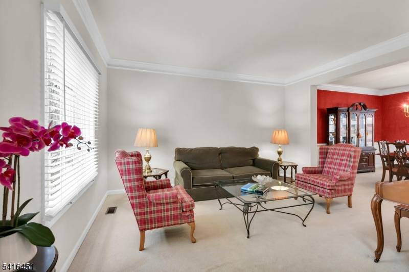 1 Vanderveer Dr, Bernards Twp., NJ 07920