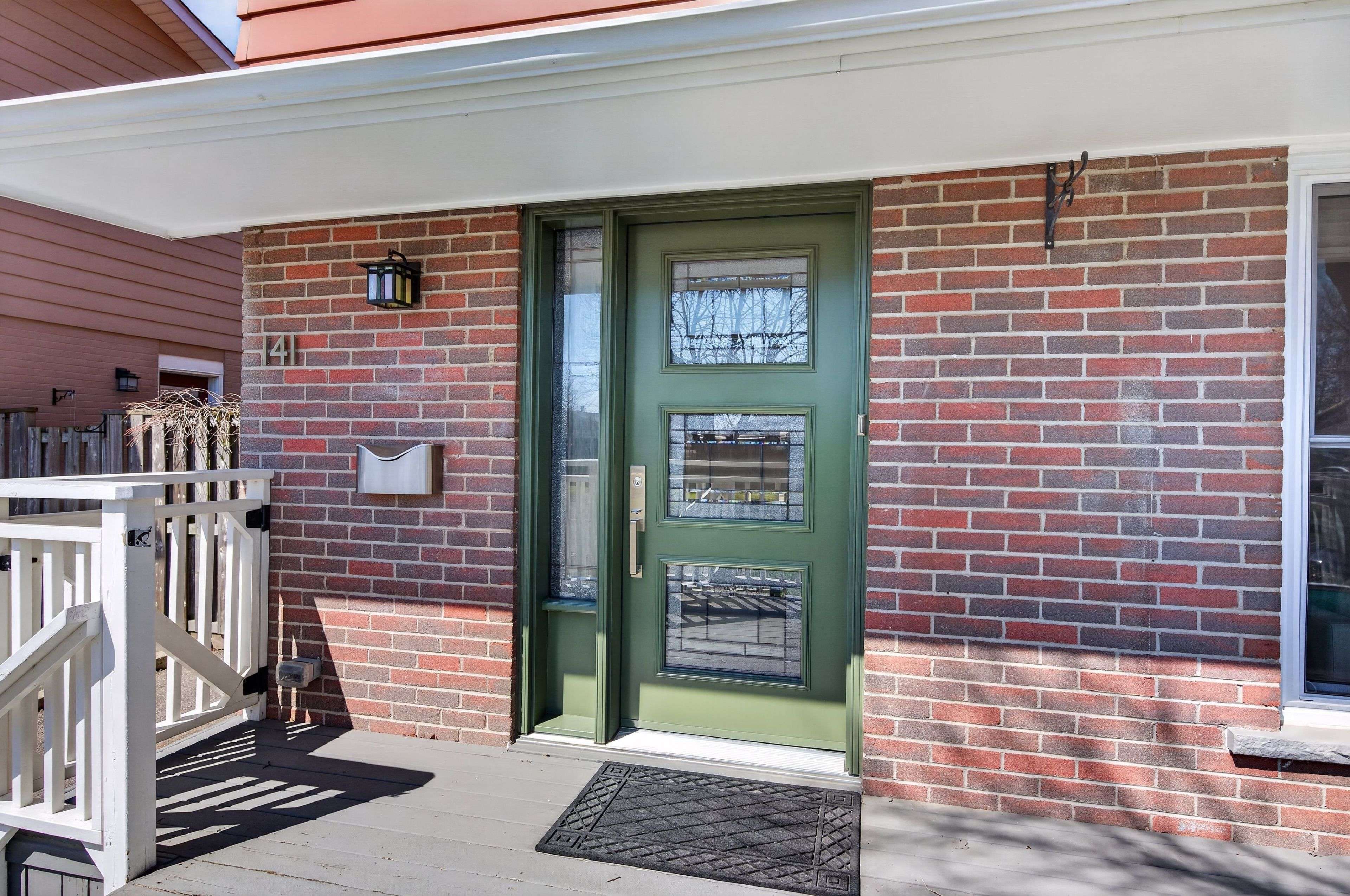 141 Oakdale DR, Oakville, ON L6H 1J4