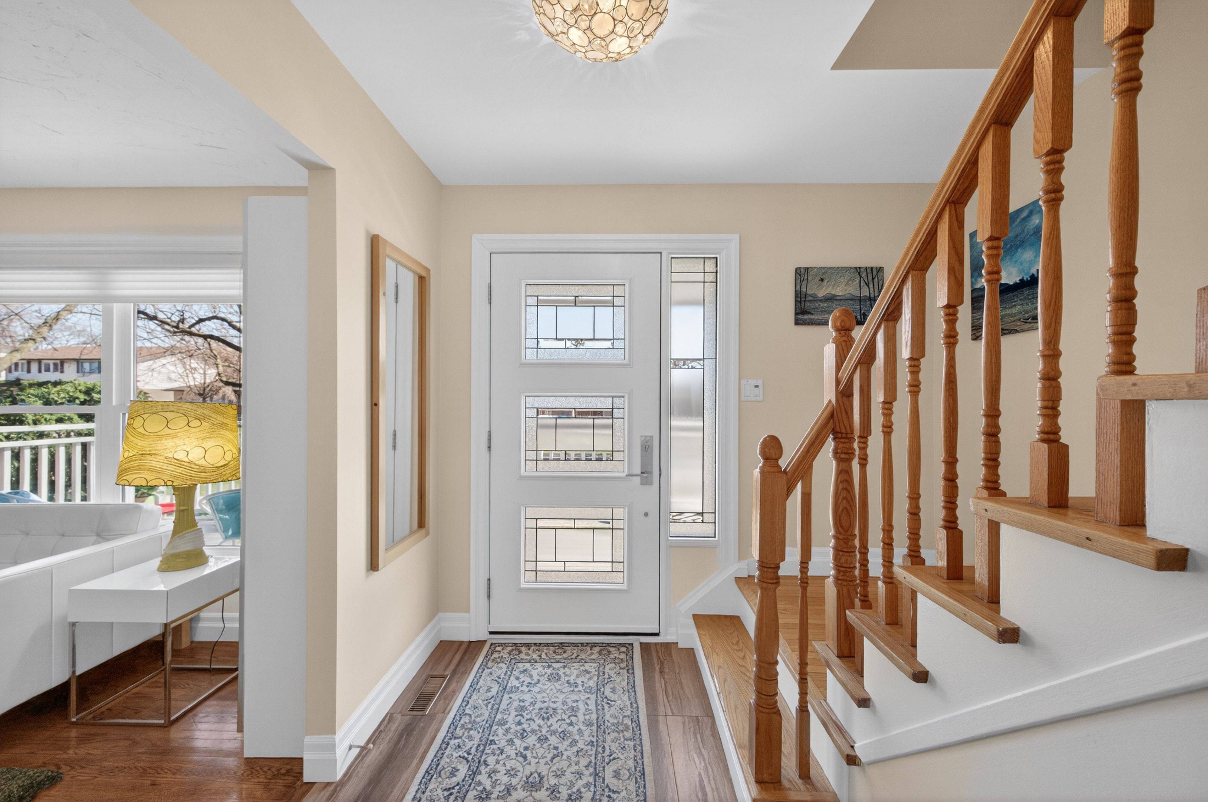 141 Oakdale DR, Oakville, ON L6H 1J4