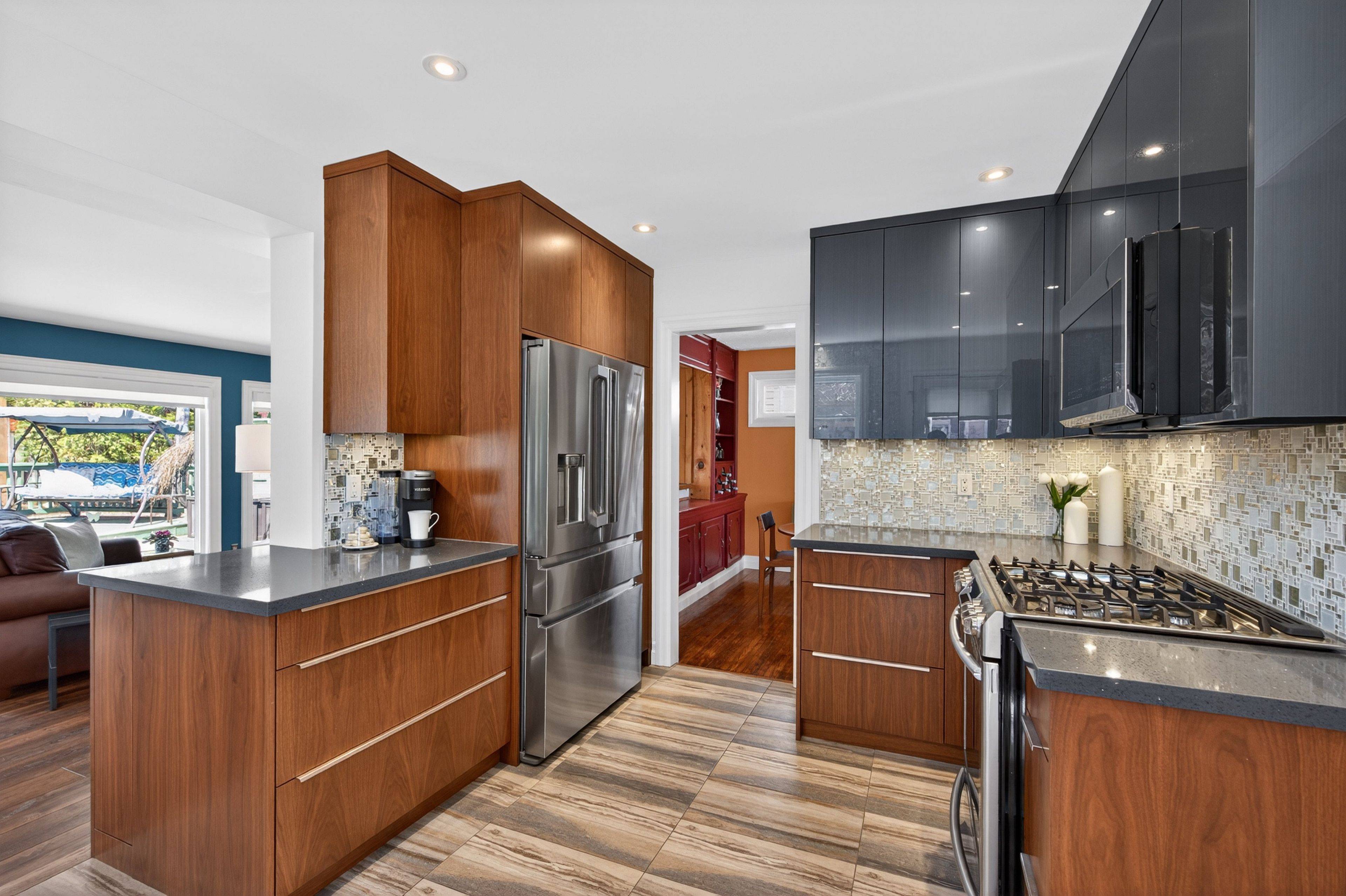 141 Oakdale DR, Oakville, ON L6H 1J4