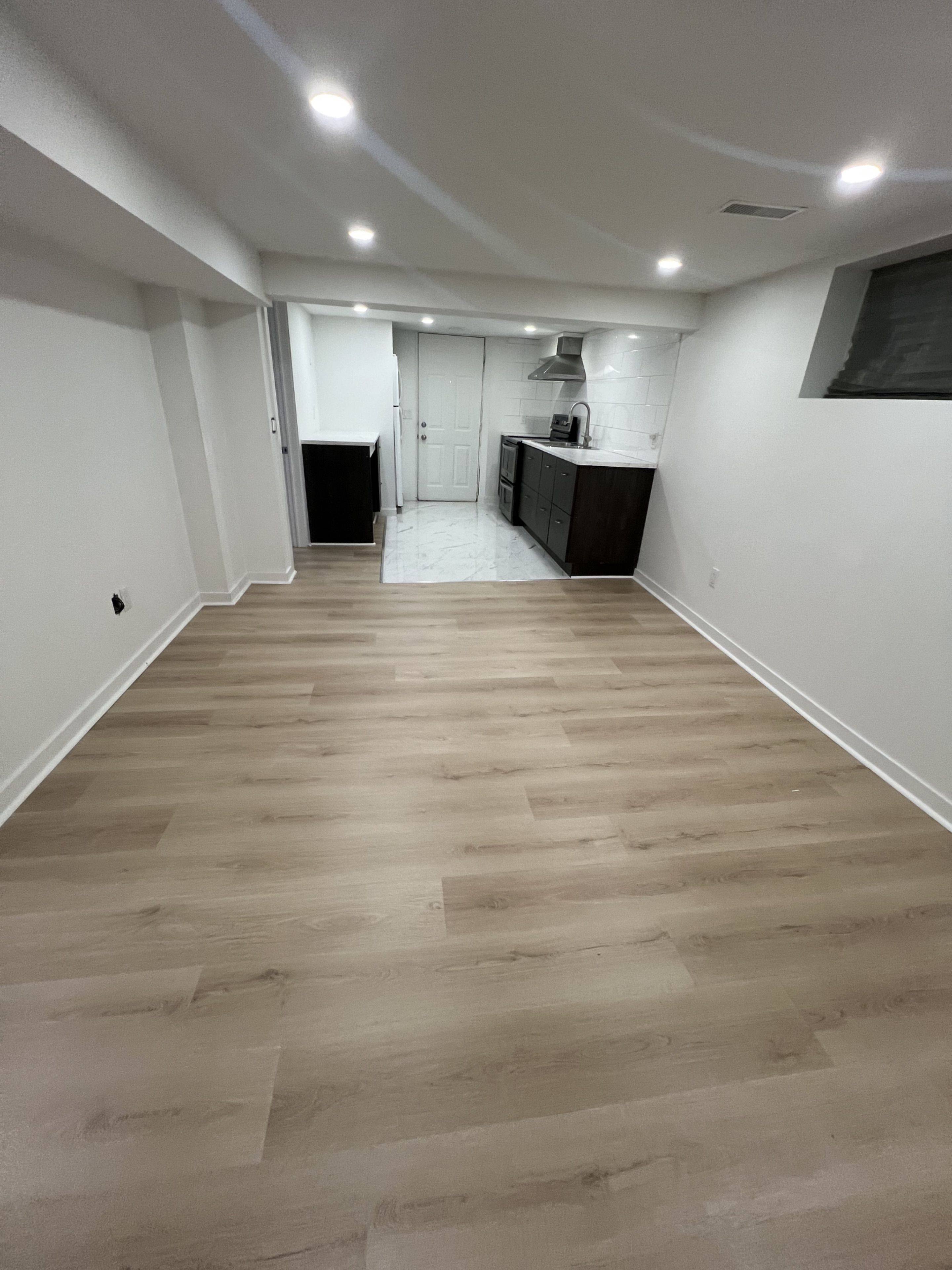 186 Schell AVE, Toronto W04, ON M6E 2T2