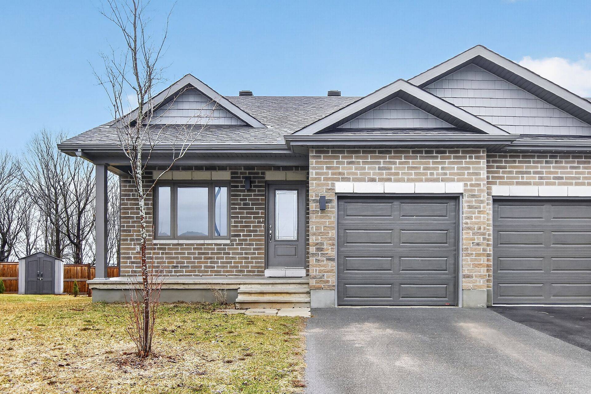 15 Seabert DR, Arnprior, ON K7S 0H9