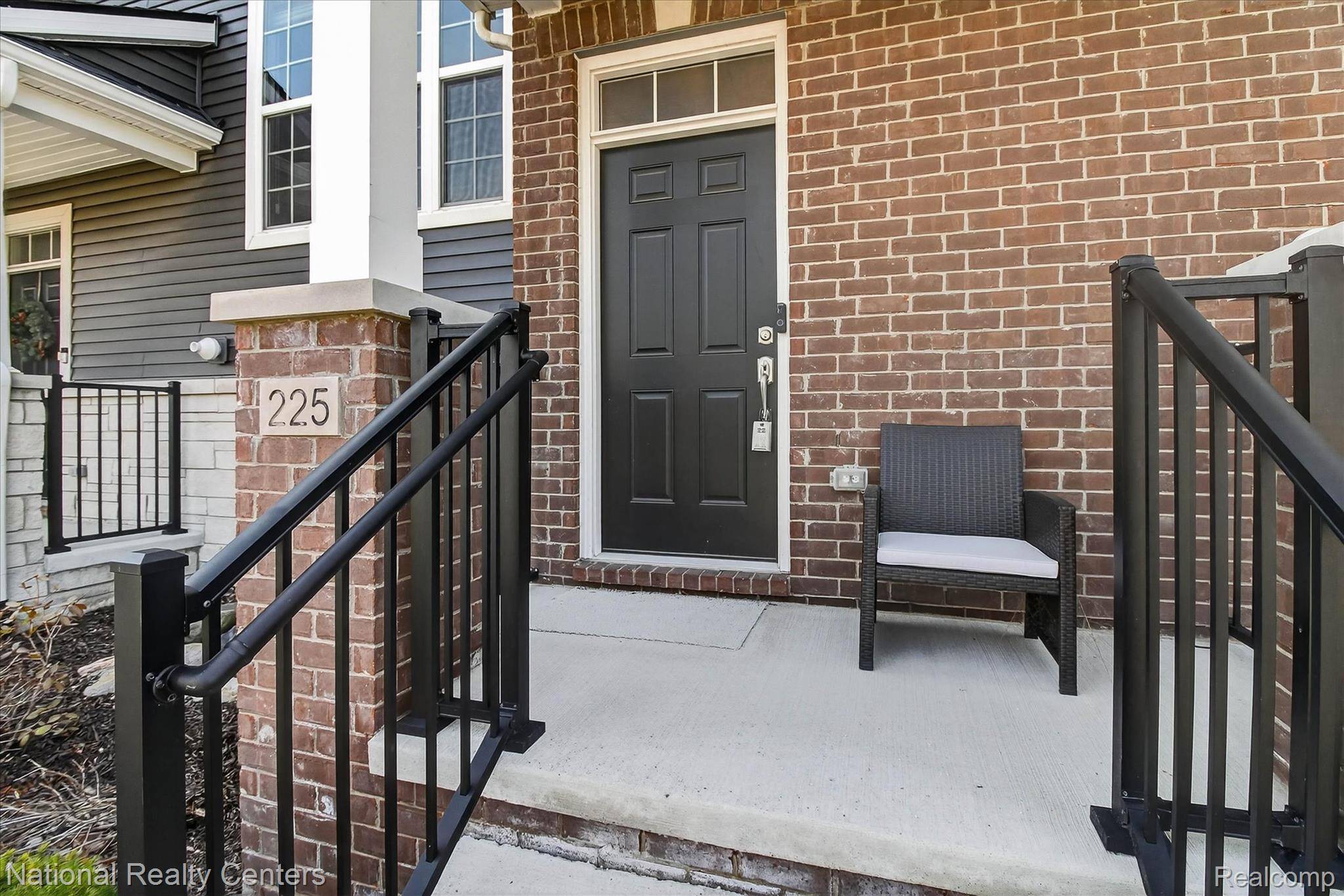 225 S Sydney CT, Plymouth, MI 48170