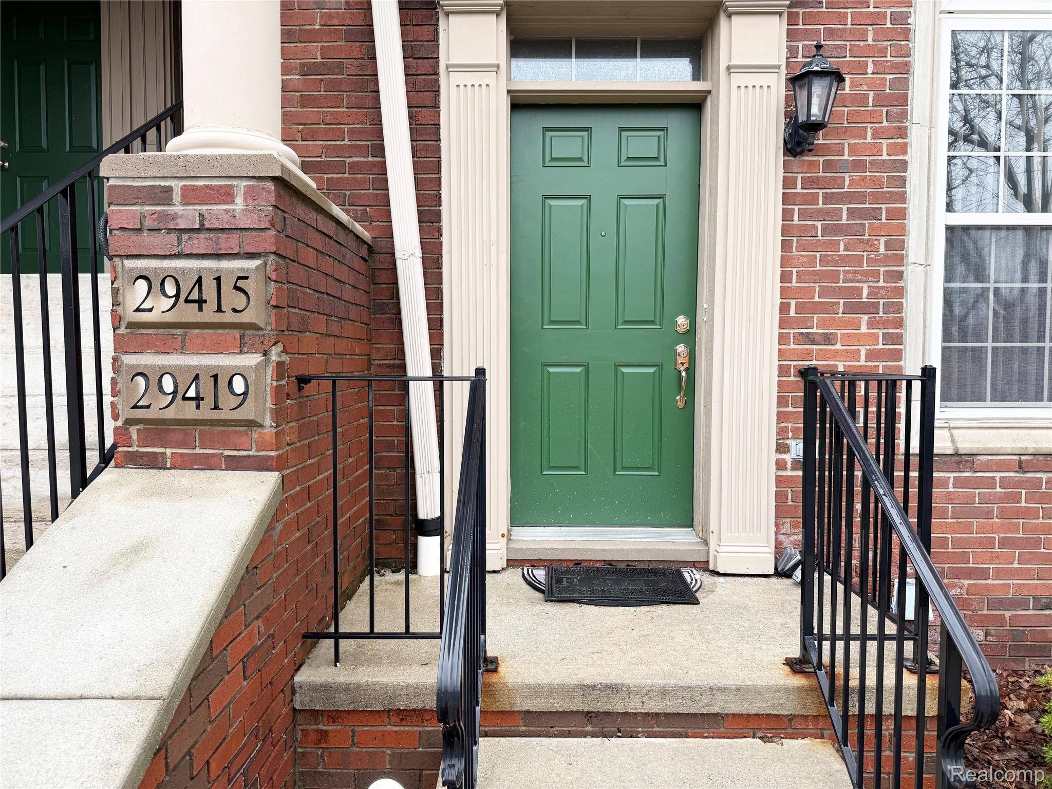 29419 E Glen Oaks BLVD, Farmington Hills, MI 48334