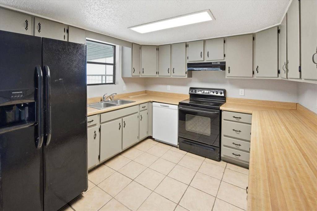 120 Mary Alice Drive, Valley Mills, TX 76689