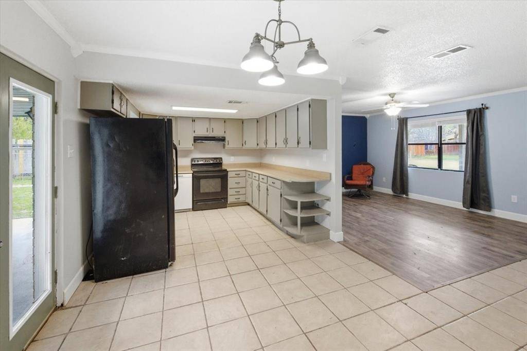 120 Mary Alice Drive, Valley Mills, TX 76689