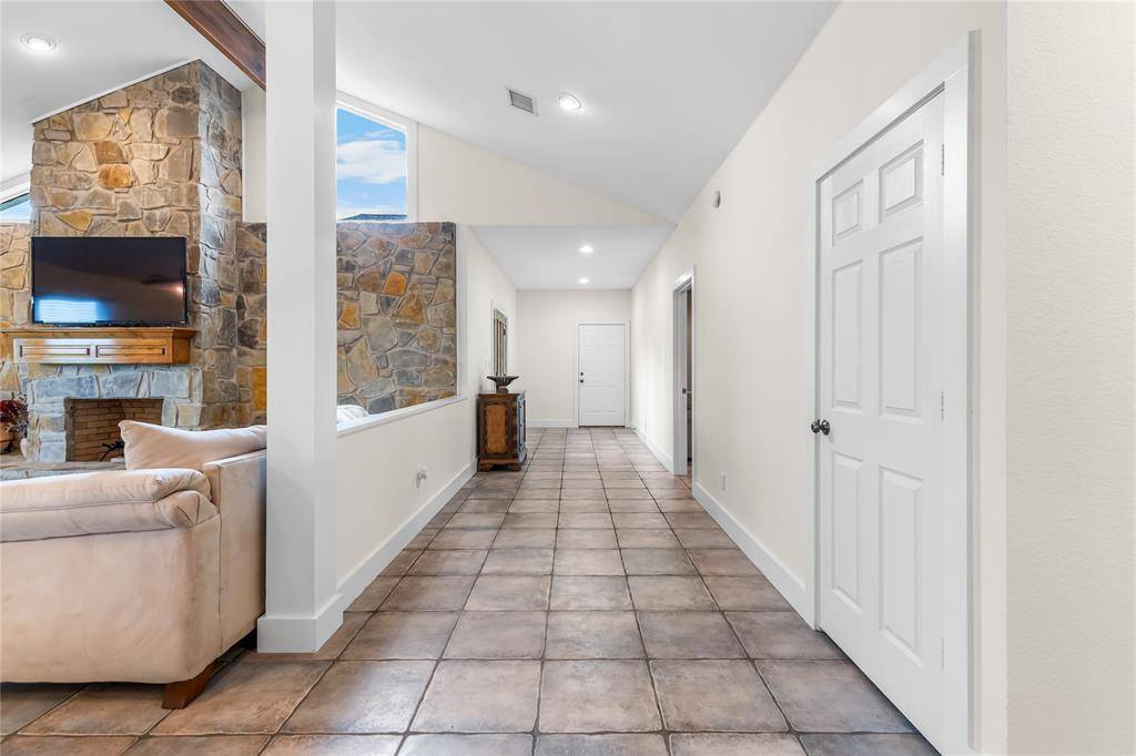 104 Private Road 4757, Rhome, TX 76078