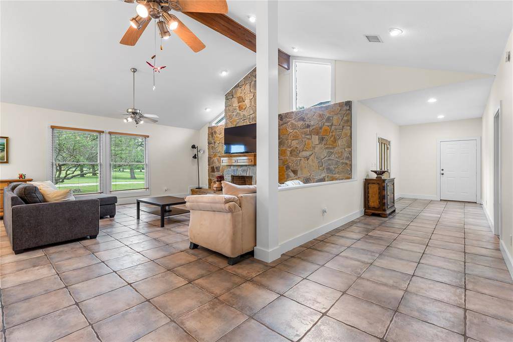 104 Private Road 4757, Rhome, TX 76078