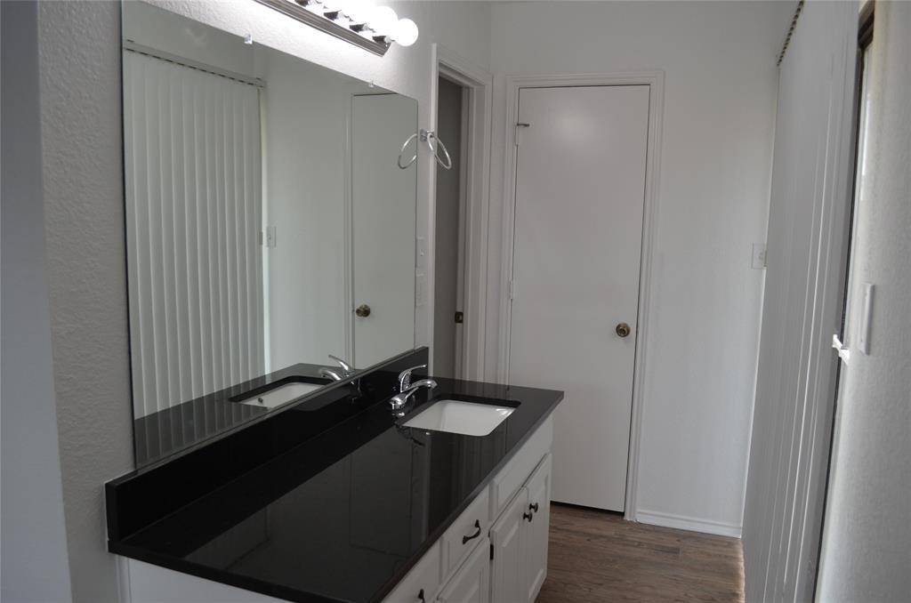 4110 Green Acres Circle, Arlington, TX 76017