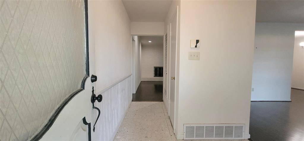 5624 Woodway Drive, Fort Worth, TX 76133
