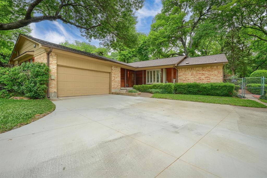 8226 Hunnicut Road, Dallas, TX 75228