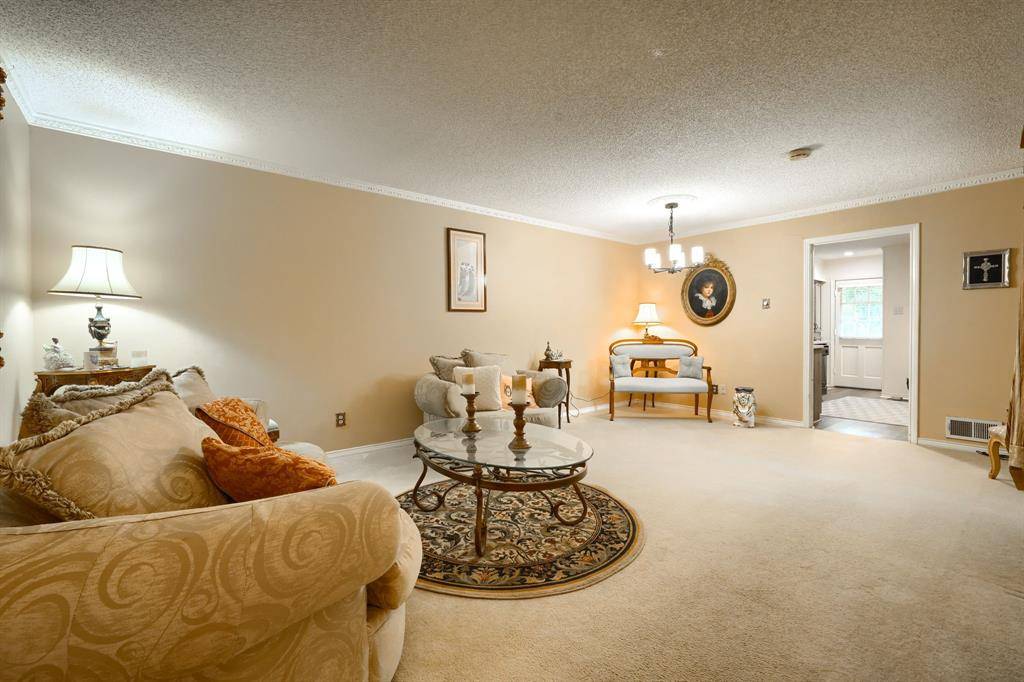 8226 Hunnicut Road, Dallas, TX 75228