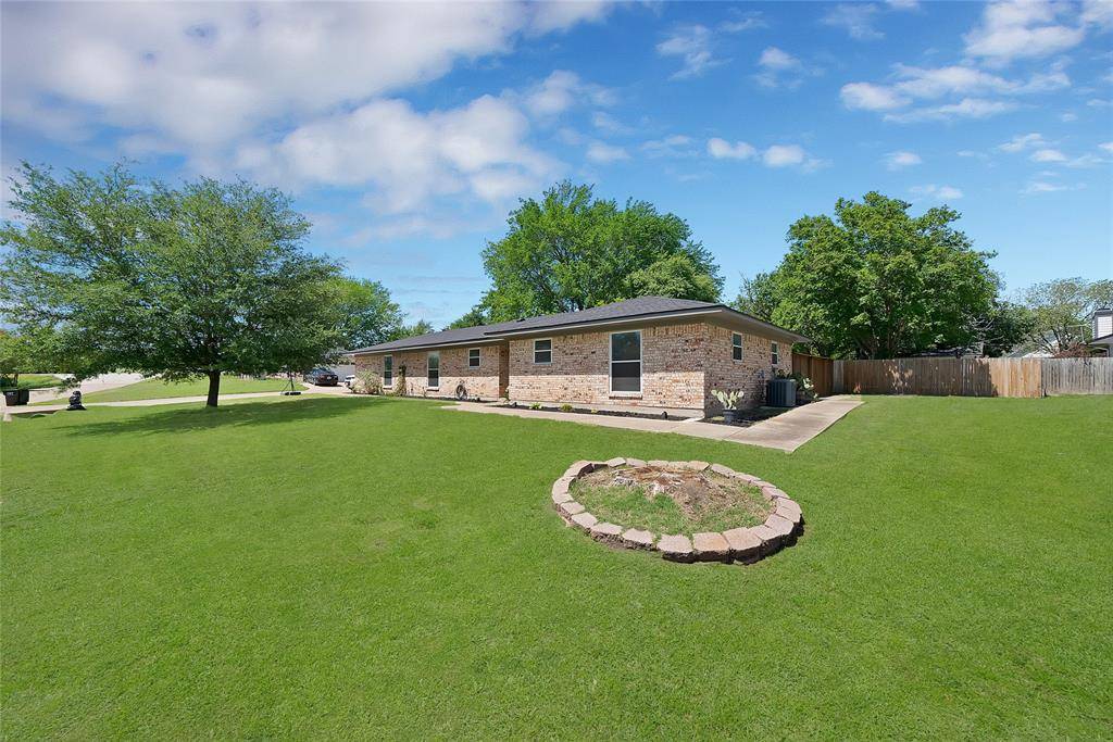 103 Willow Lake Lane, Crandall, TX 75114