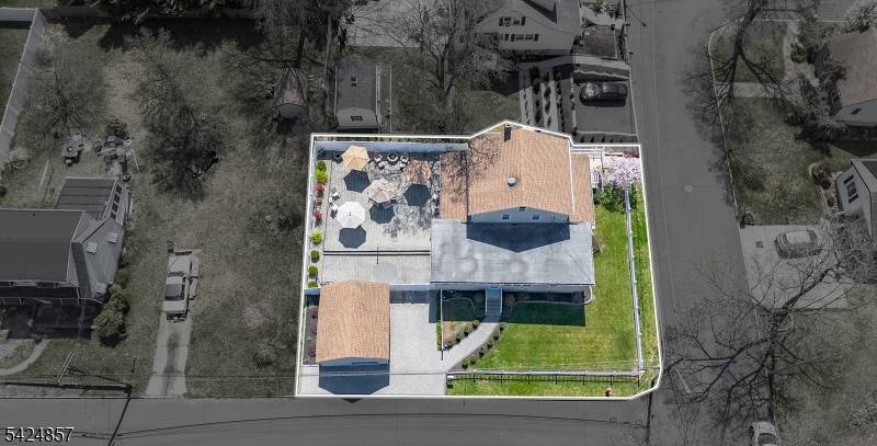 42 Lake Blvd, Aberdeen Twp., NJ 07747