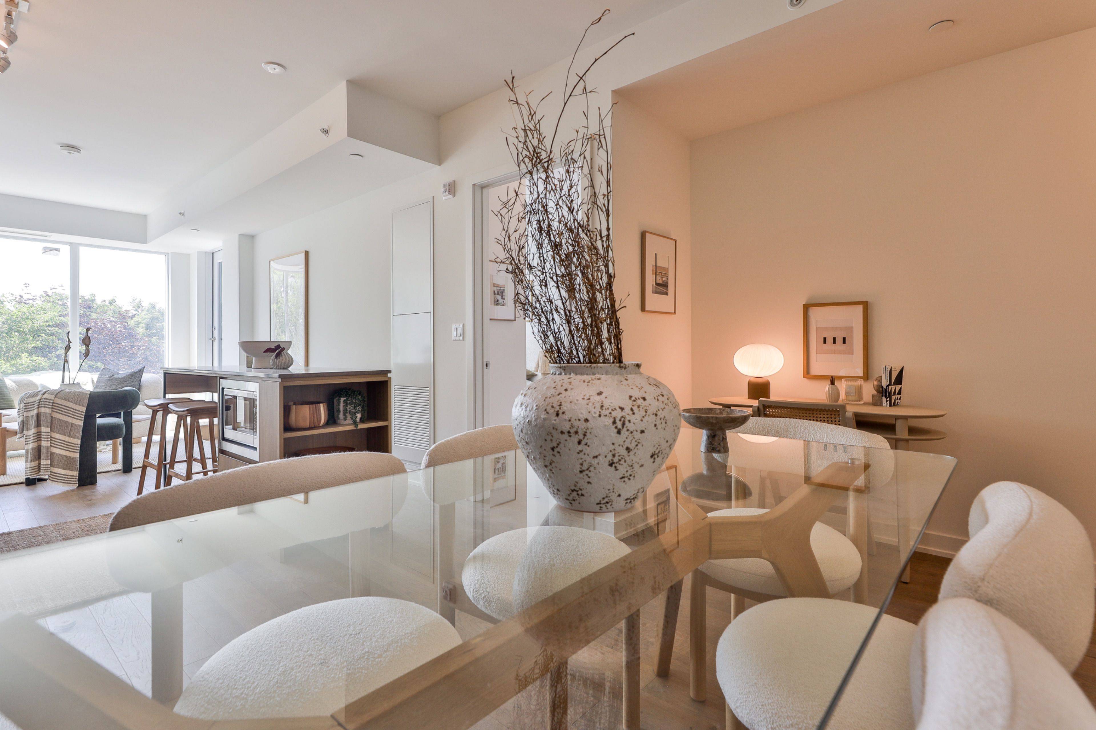 1161 Kingston RD #201, Toronto E06, ON M1N 1P2