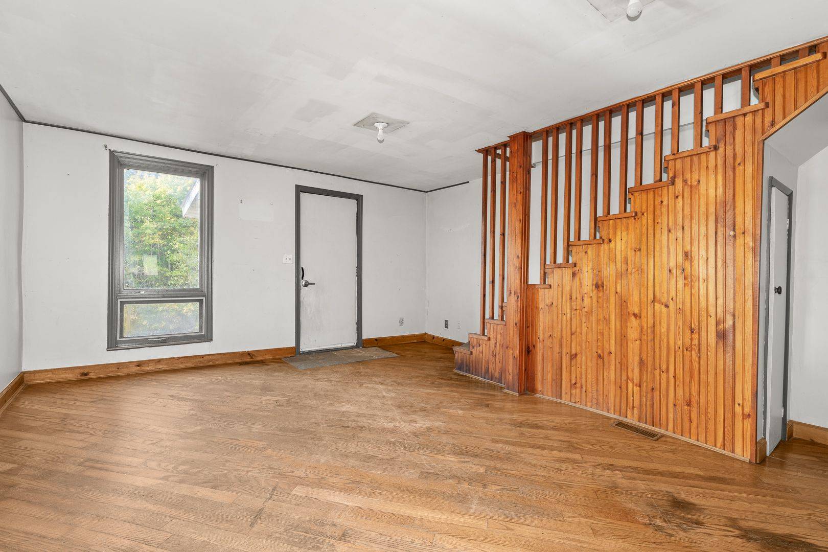 1127 Fallowfield RD, Dysart Et Al, ON K0M 1S0