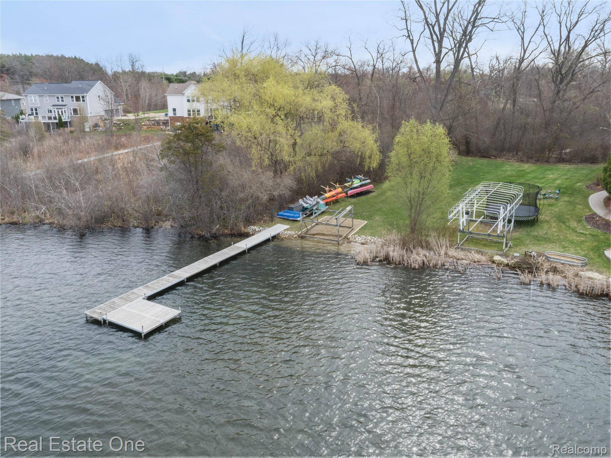 508 Woodstone CT, White Lake Charter Township, MI 48386