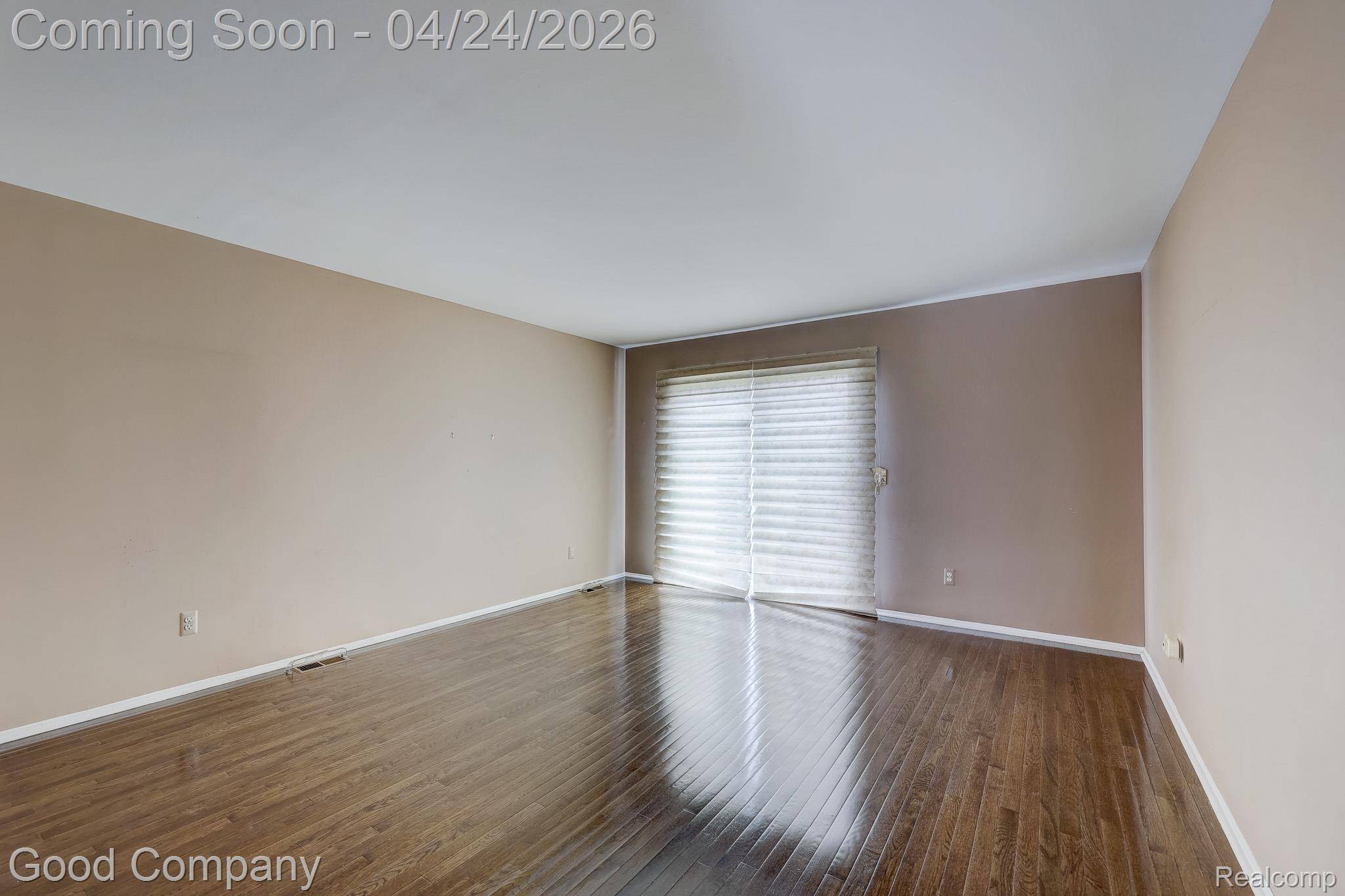 57156 Faircrest DR, Washington Township, MI 48094