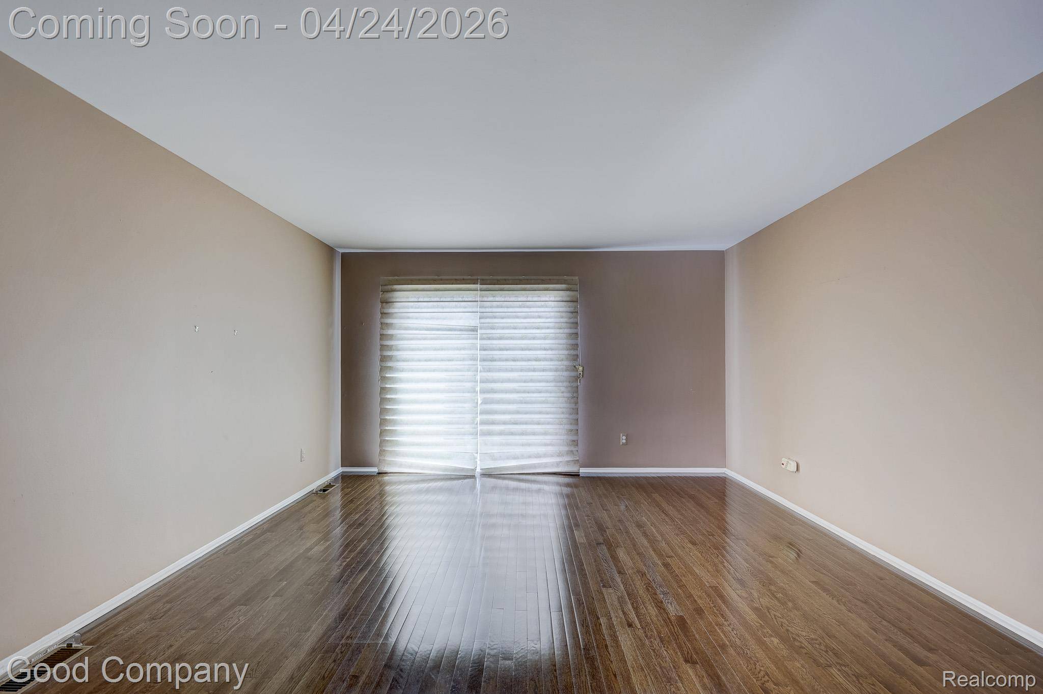 57156 Faircrest DR, Washington Township, MI 48094