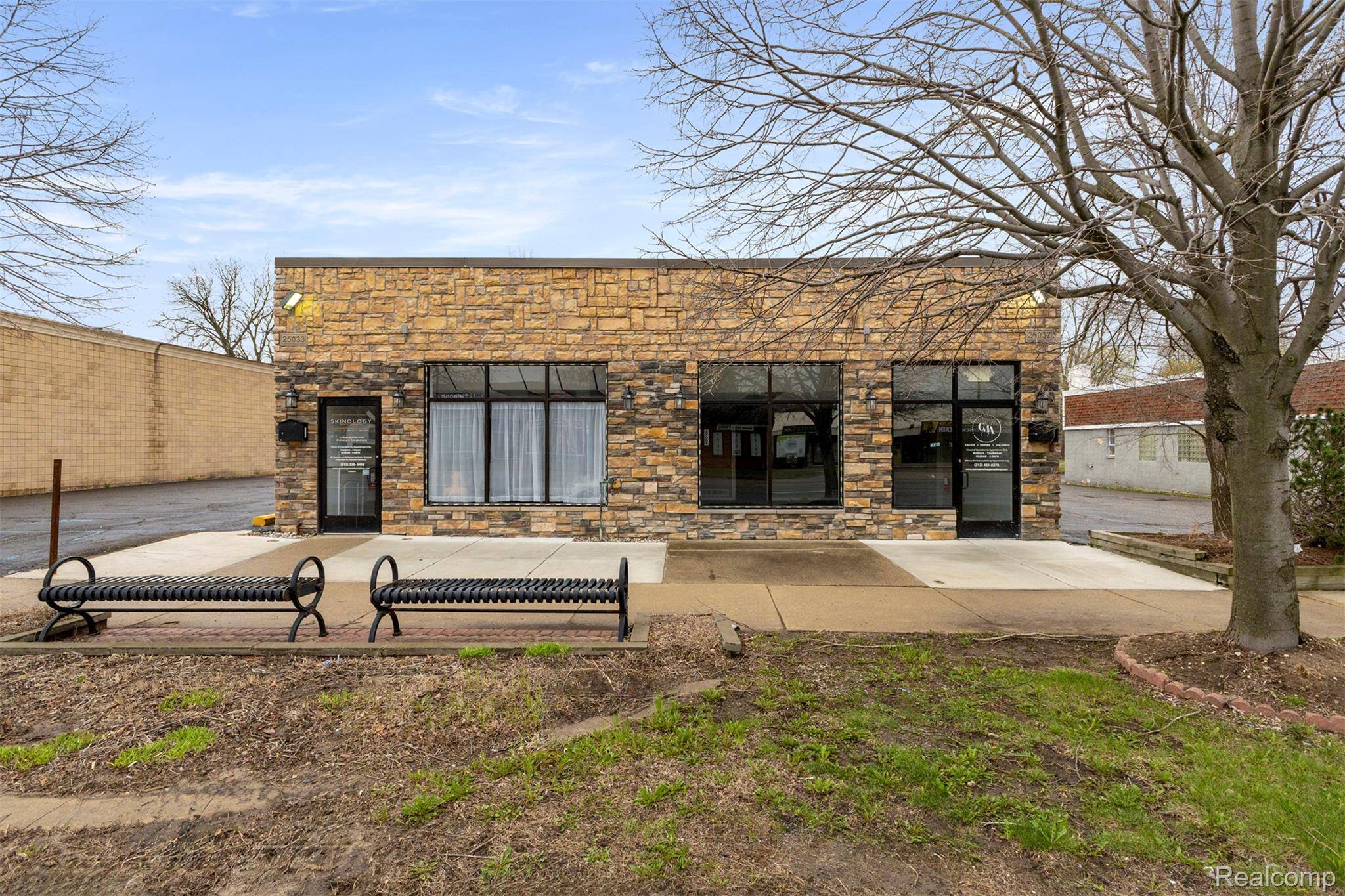 25033 W Warren ST, Dearborn Heights, MI 48127