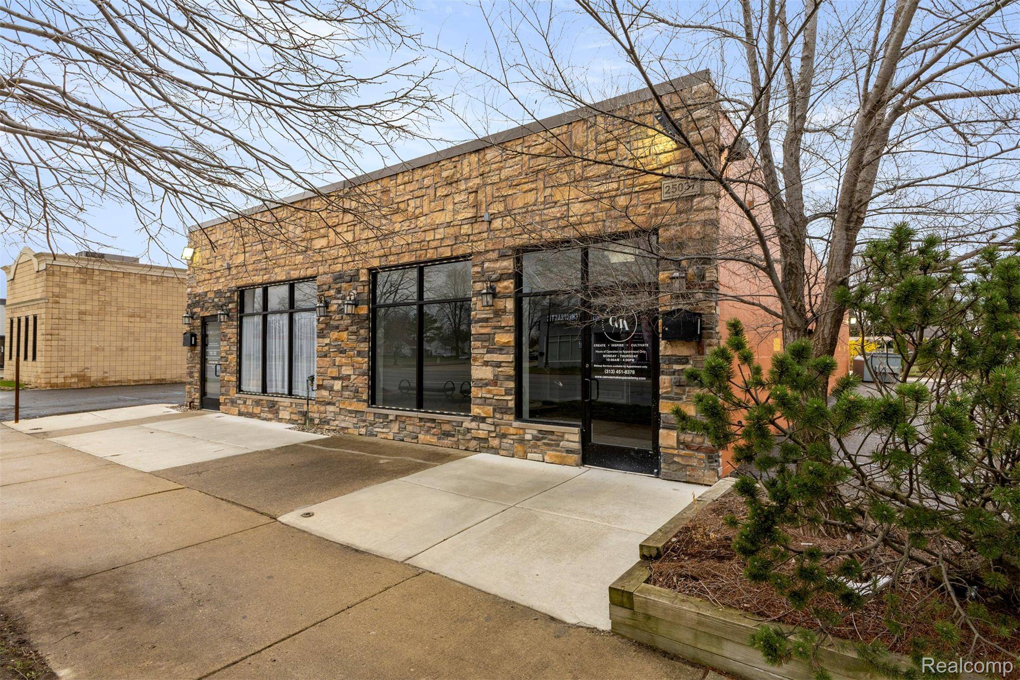 25033 W Warren ST, Dearborn Heights, MI 48127