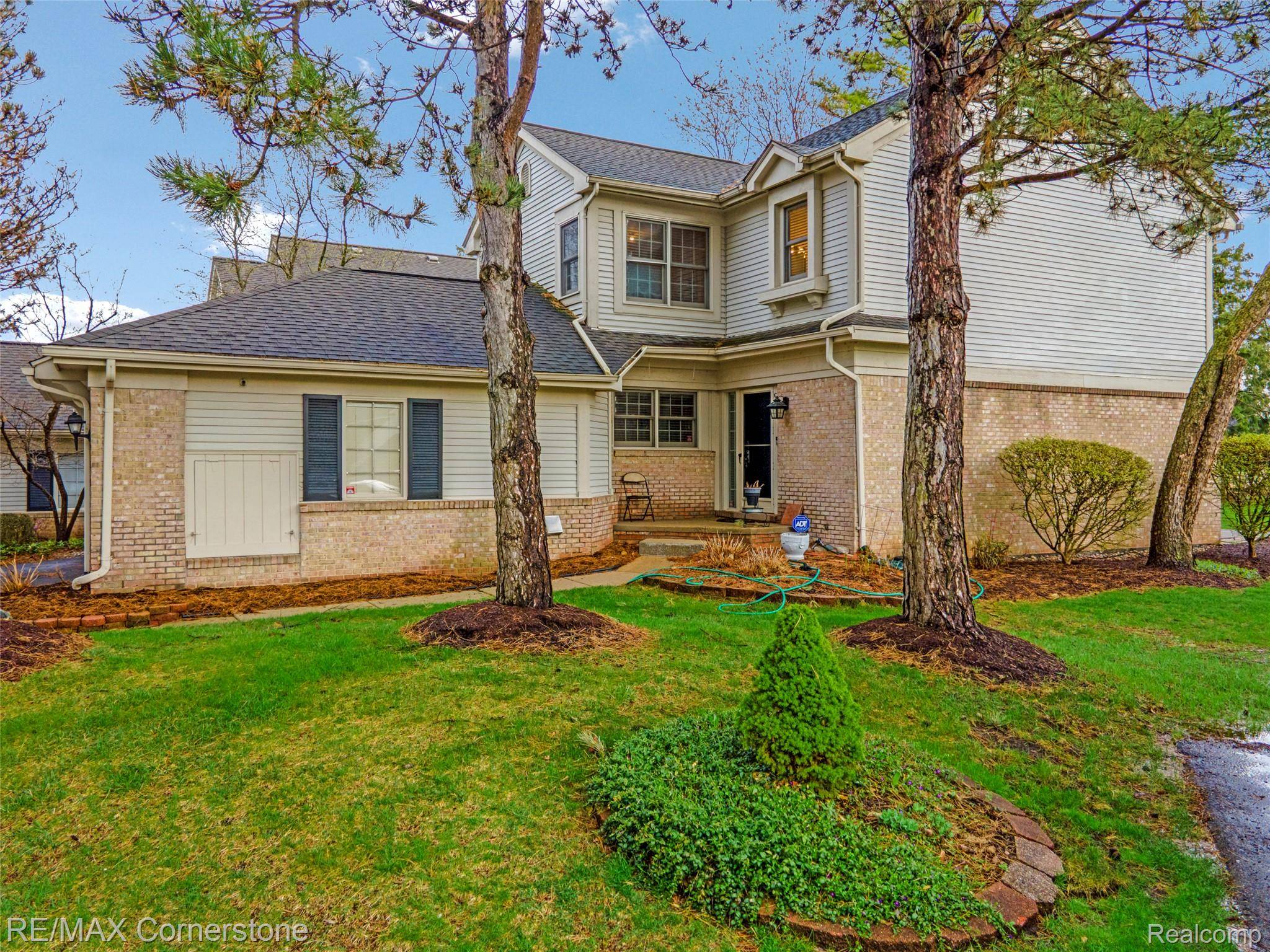 7632 Danbury Circle CIR, West Bloomfield Charter Township, MI 48322