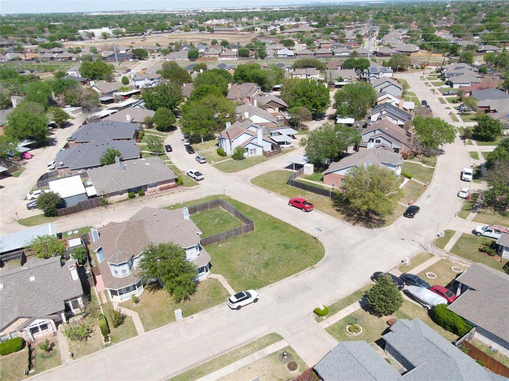 851 Valleybrooke Drive, Arlington, TX 76001