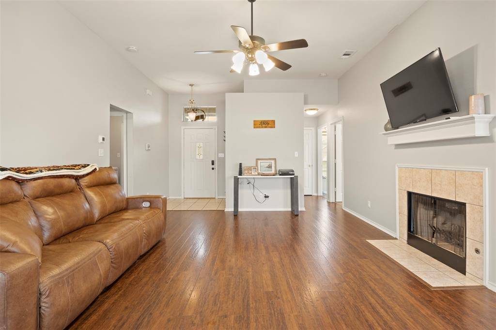 209 Mourning Dove Lane, Krum, TX 76249