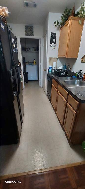 210 Cliff Heights Circle, Dallas, TX 75241