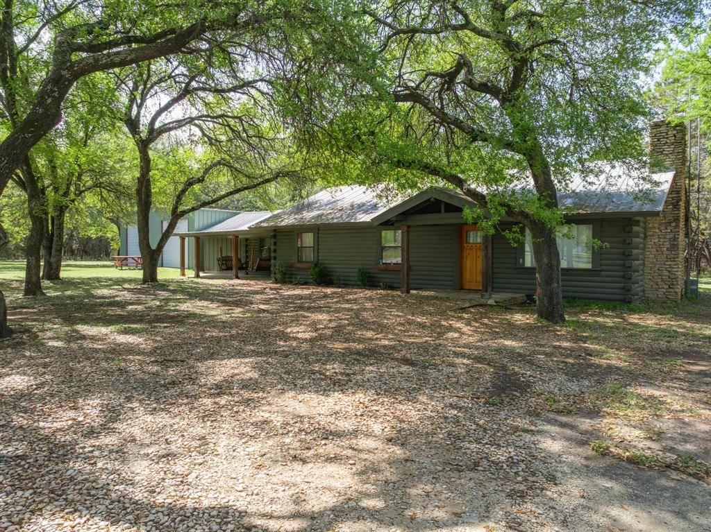 2731 Garrett Lane, China Spring, TX 76633