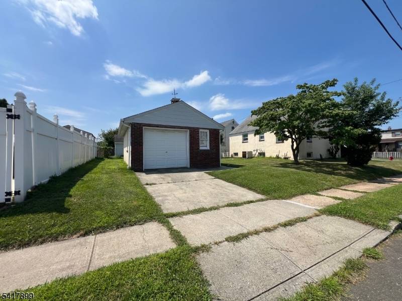 70 Bernard St, Carteret Boro, NJ 07008