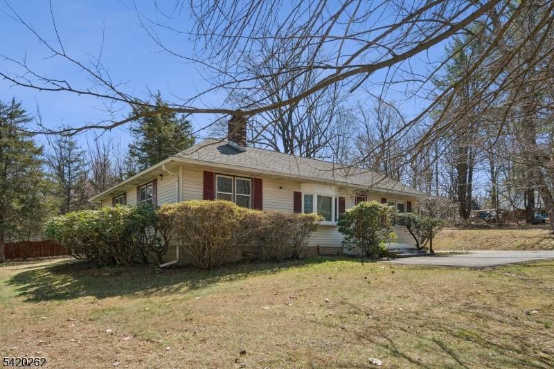 3 Morgan Ln, White Twp., NJ 07823