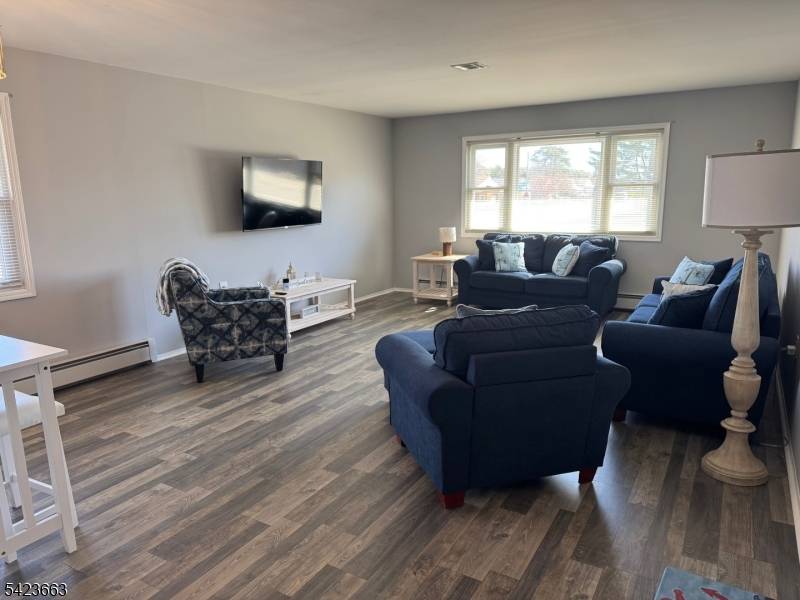 1 Ashcroft Ln, Berkeley Twp., NJ 08757