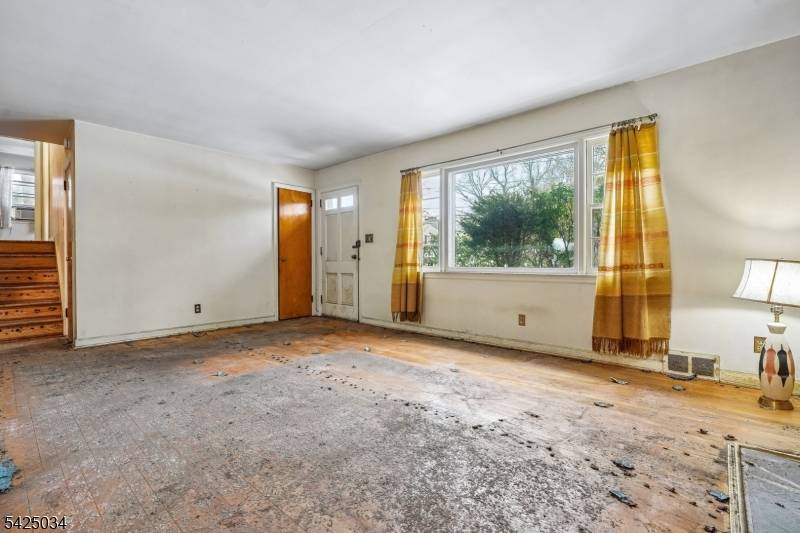 22 Springbrook Rd, Livingston Twp., NJ 07039