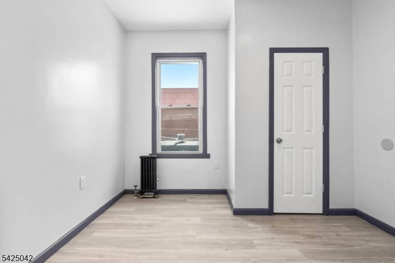 211 N 13Th St, Newark City, NJ 07107