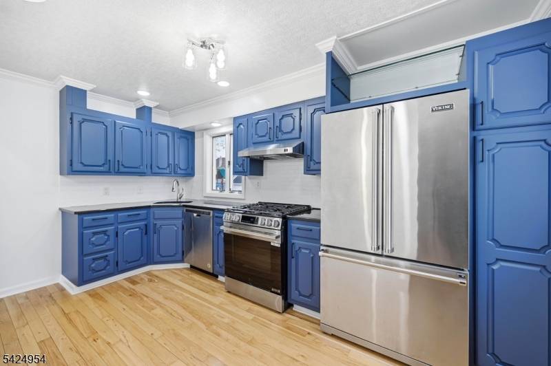 31 Ackerson Pl, Passaic City, NJ 07055