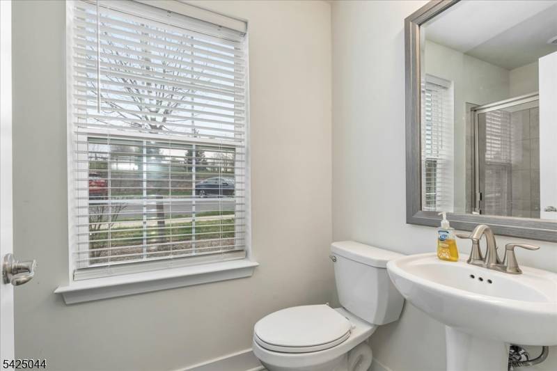 309 Saratoga Ct, Branchburg Twp., NJ 08876