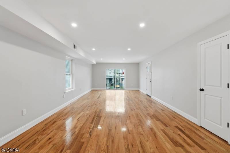 134 Shepard Ave, East Orange City, NJ 07018