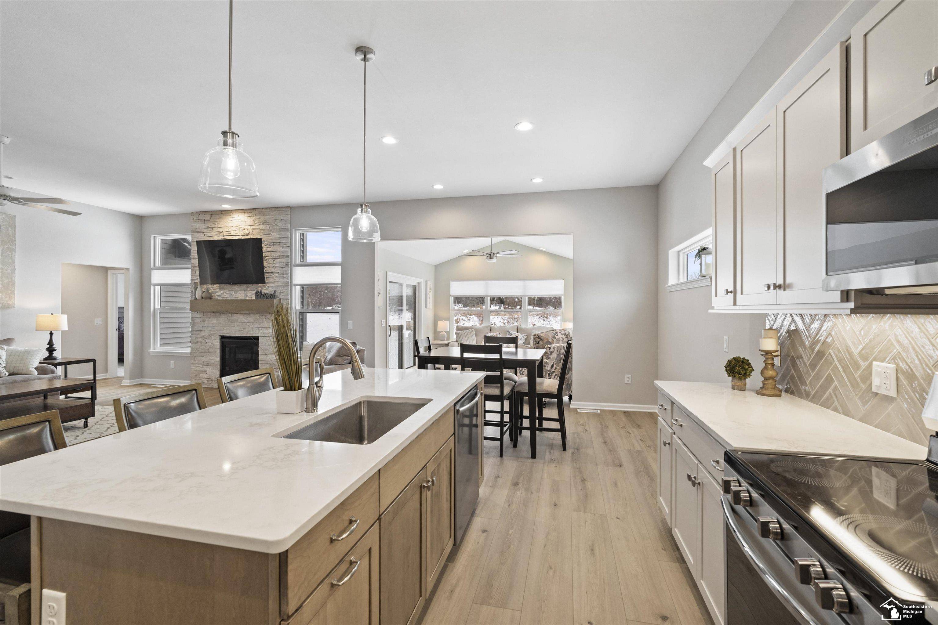 7494 Montri DR, Bedford Twp, MI 48182