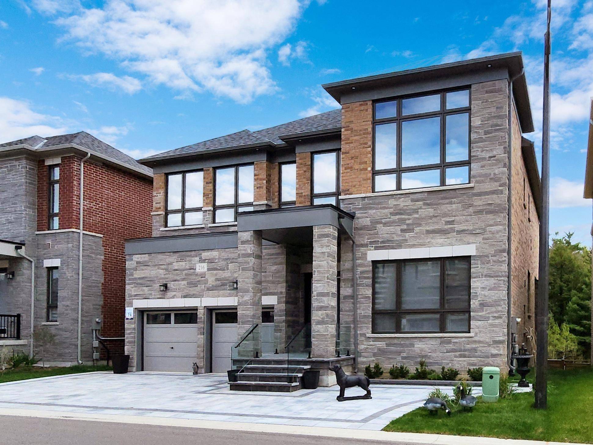 216 Sunset Vista CT E, Aurora, ON L4G 3Y1