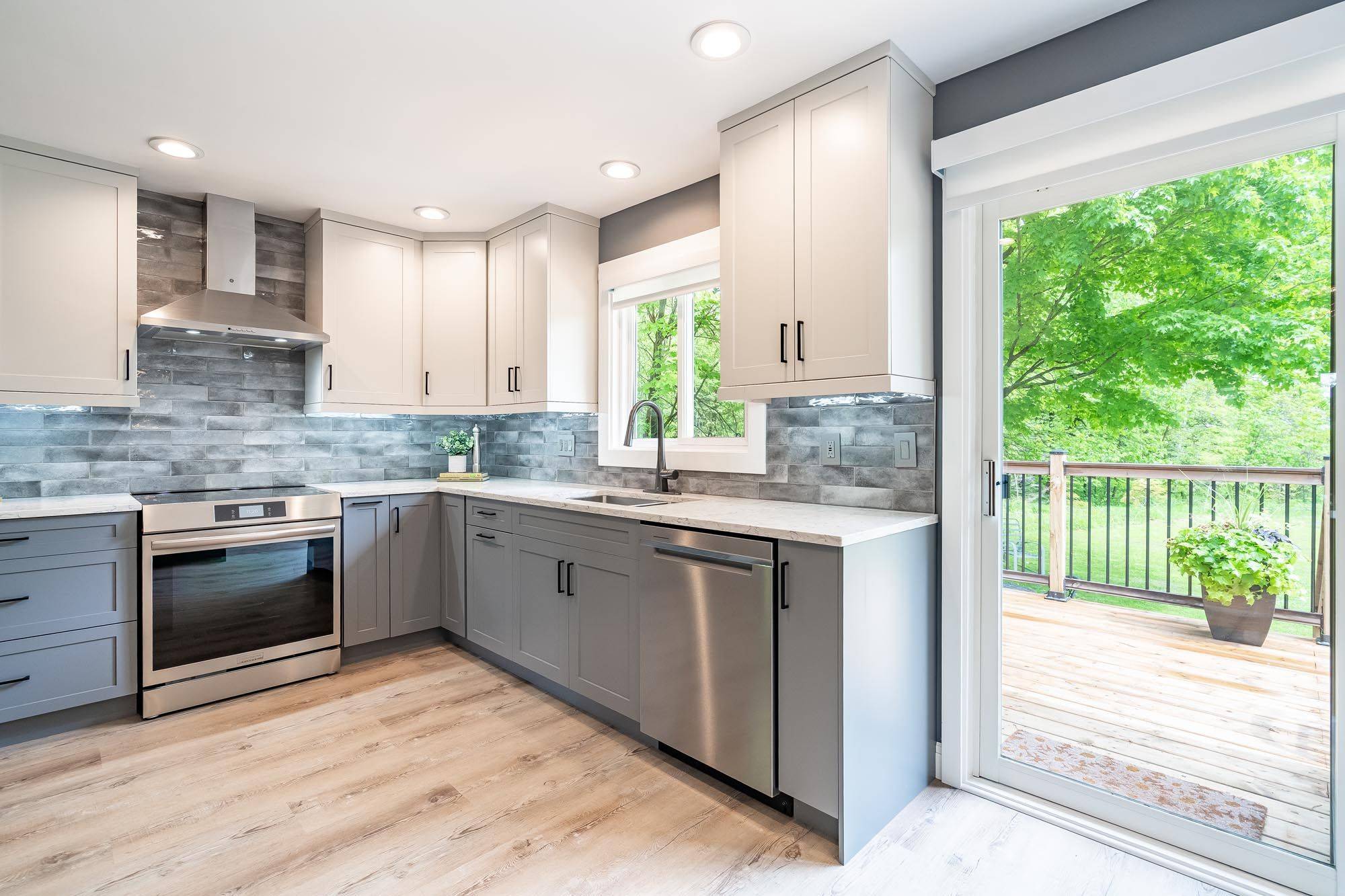 30 Bourgeois Beach RD, Tay, ON L0K 2A0