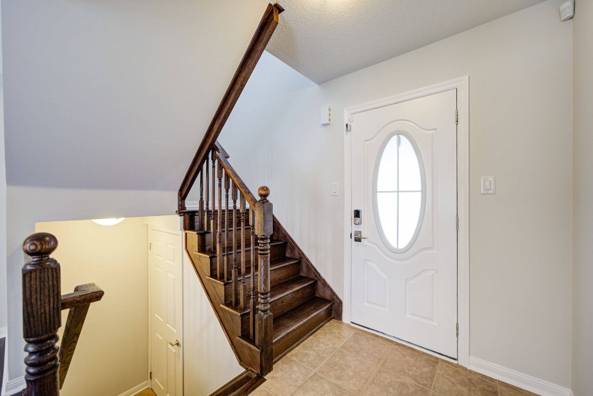 1034 Diefenbaker ST, Milton, ON L9T 8H4